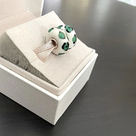 Trollbeads green leopard beads